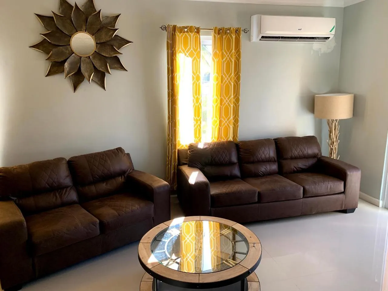 Hamptons At Fairway Across From Ac Marriott Unit No3 Apartment Kingston Jamaica
